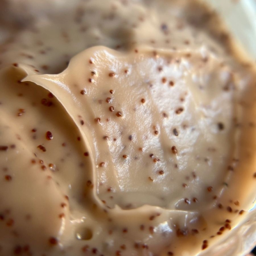 Jesenska nega kože: kaj se dogaja s kožo in kako prilagoditi rutino?